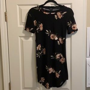 Black and floral dress size MEDIUM